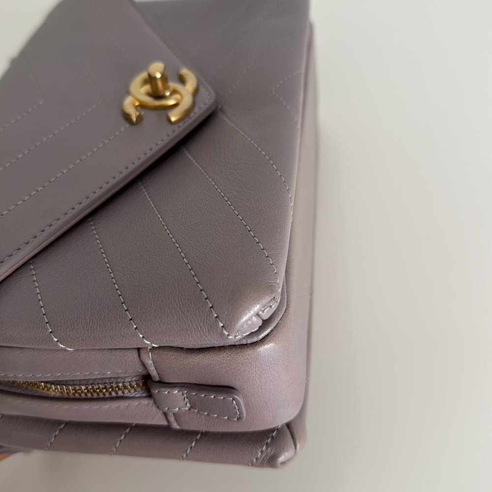 Chanel Grey-Taupe Chevron Leather Flap Bag Shoulder Crossbody Vintage Gold HW - Picture 8 of 17